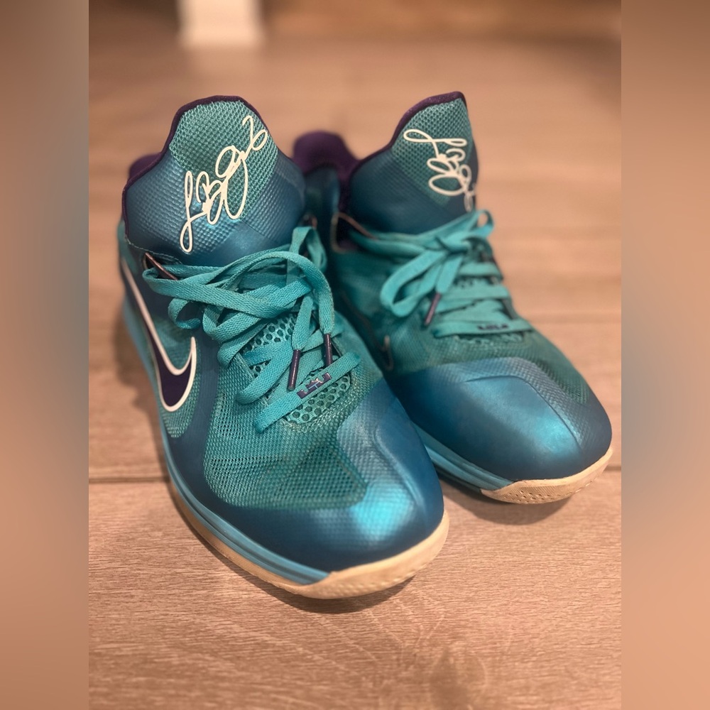Nike - Lebron 9 Low Summit Lake Hornet Sneakers